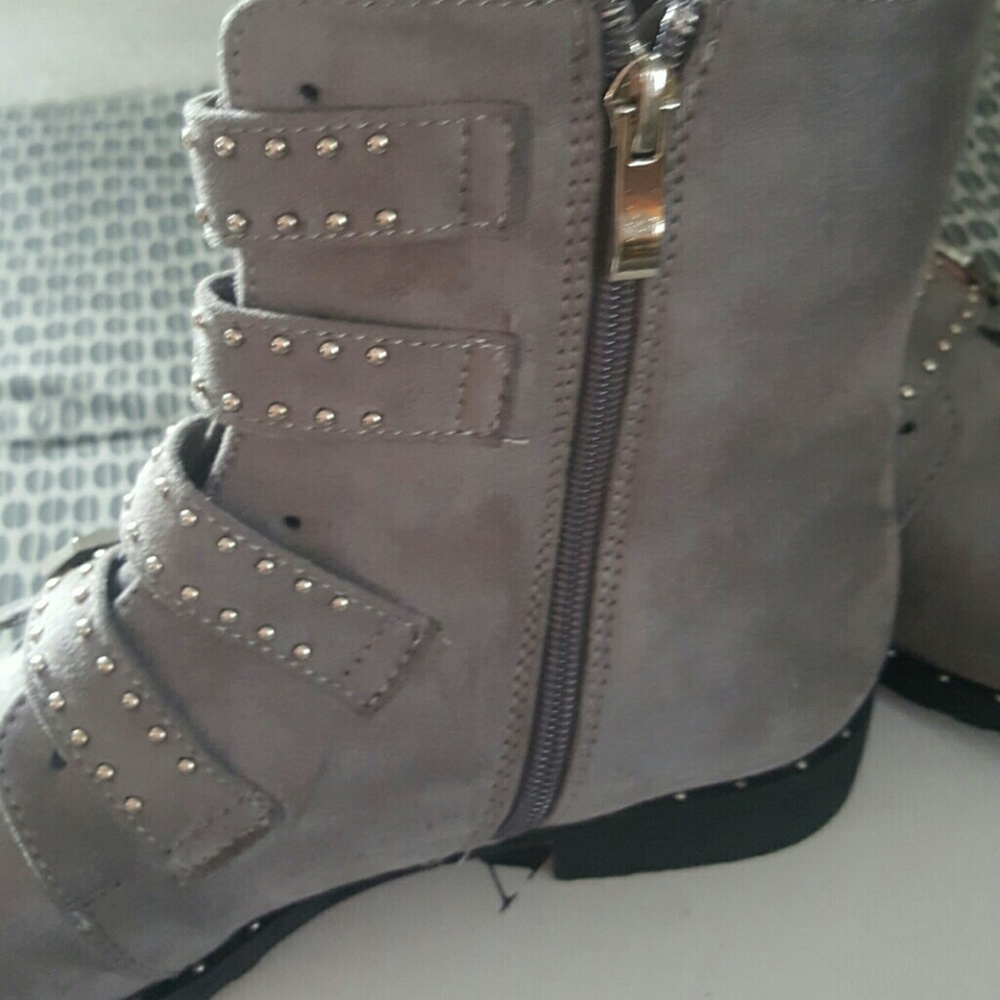 Suede stud booties - Picture 6 of 6